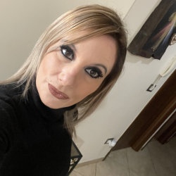 tutor a santa teresa di riva - Carmen