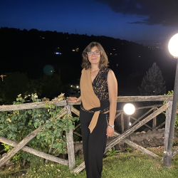 Lucia M. insegnante di Diritto