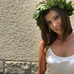 Lucrezia A. insegnante di Aiuto tesi