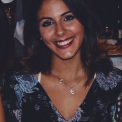 Elena T. insegnante di Aiuto compiti
