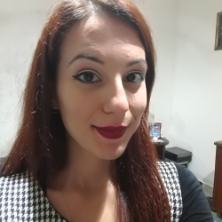Elisa M. insegnante di Filosofia