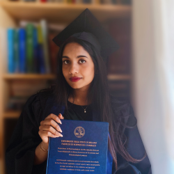 Piumi Lavinia Fernando K. insegnante di Aiuto compiti
