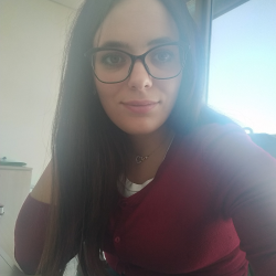 Gloria Q. insegnante di Aiuto compiti