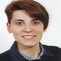 Ester C. insegnante di Informatica