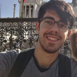Dino Q. insegnante di Elettronica