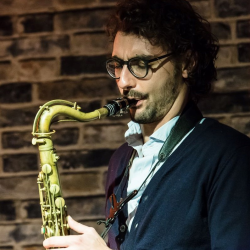 Giuseppe R. insegnante di Armonia