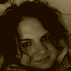 Carmela L. insegnante di Aiuto tesi