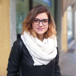 Dafne B. insegnante di Aiuto compiti