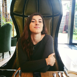 Sara S. insegnante di Aiuto compiti
