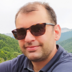 Gianluca M. insegnante di Algebra