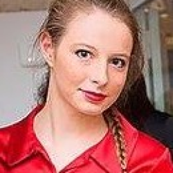 Nunzia S. insegnante di Filosofia