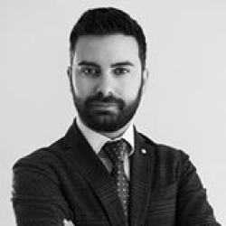Pierfrancesco V. insegnante di Diritto commerciale