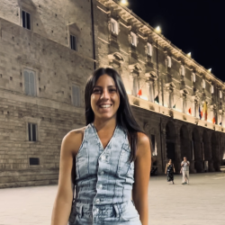 Rebecca B. insegnante di Aiuto compiti