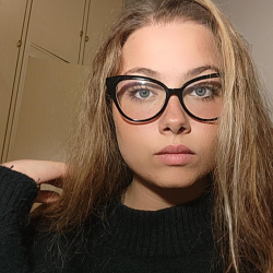 Alice A. insegnante di Aiuto compiti