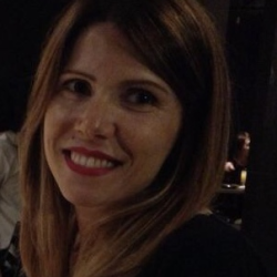 Claudia S. insegnante di Aiuto tesi