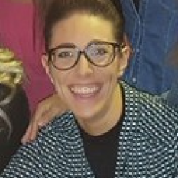 Monia M. insegnante di Aiuto compiti