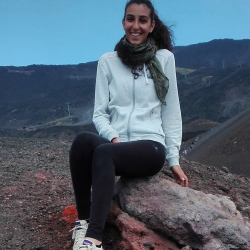 Rebecca M. insegnante di Aiuto compiti