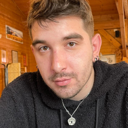 Luca M. insegnante di Aiuto compiti