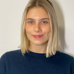 Rebecca Victoria H. insegnante di Aiuto compiti
