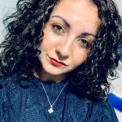 Alessandra M. insegnante di Diritto