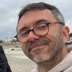 Andrea S. insegnante di Disegno industriale