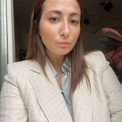 Carlotta P. insegnante di Aiuto tesi