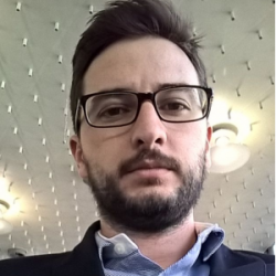 Deniz T. insegnante di Algebra