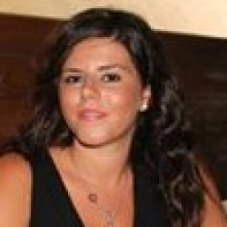 Simona G. insegnante di Diritto