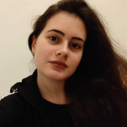 Elena M. insegnante di Aiuto compiti