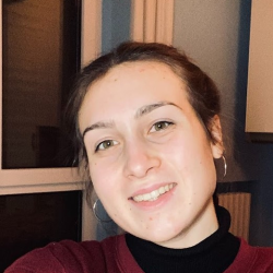 Anna D. insegnante di Aiuto compiti