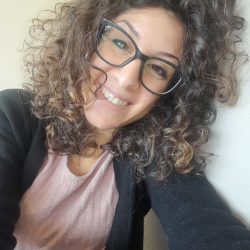 Cassandra F. insegnante di Aiuto compiti