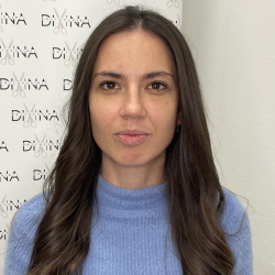 Claudia V. insegnante di Aiuto tesi
