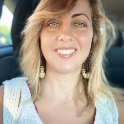 Simona M. insegnante di Anatomia 1