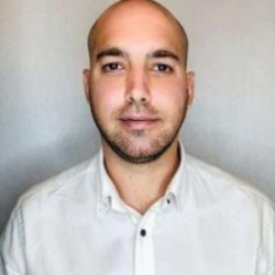 Gustavo M. insegnante di Aiuto compiti