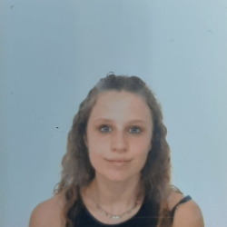 Rebecca F. insegnante di Aiuto compiti