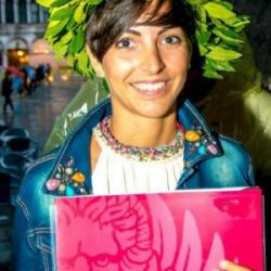 Ambra S. insegnante di Geografia