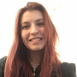 Gloria B. insegnante di Aiuto compiti