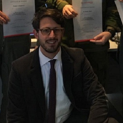 Luca V. insegnante di Aiuto compiti