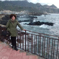 Maria D. insegnante di Biologia