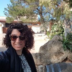 Susanna R. insegnante di Aiuto tesi