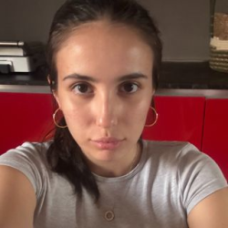 Sophia B. insegnante di Aiuto compiti