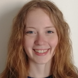 Nicole F. insegnante di Aiuto compiti