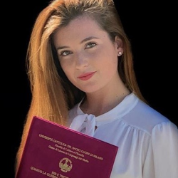 Claudia B. insegnante di Greco
