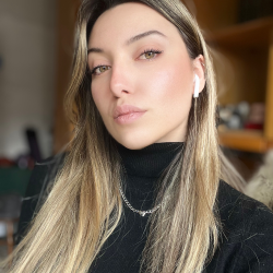 Emmanuela I. insegnante di Algebra
