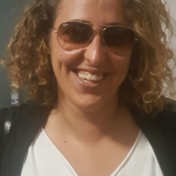 Raffaella M. insegnante di Aiuto tesi