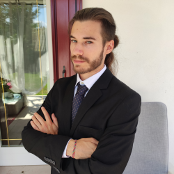 Nicola R. insegnante di Aiuto tesi