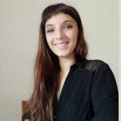Diana D. insegnante di Aiuto compiti