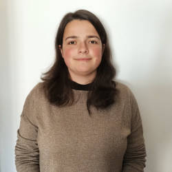 Silvia K. insegnante di Aiuto compiti