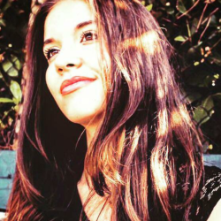 Ilaria S. insegnante di Greco