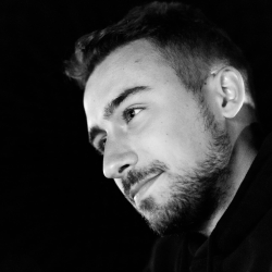 Giulio R. insegnante di Chitarra acustica